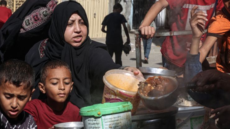 تقرير : أطفال غزة.. الجوع يفتك بهم وسط صمت أممي مقيت